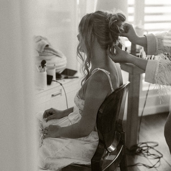 FOR LOVE AND LEMONS: Slip for wedding day getting ready - Picture 5 of 5